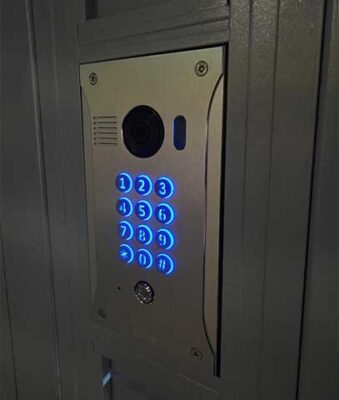 שימו לב איך המספרים מוארים בקודן